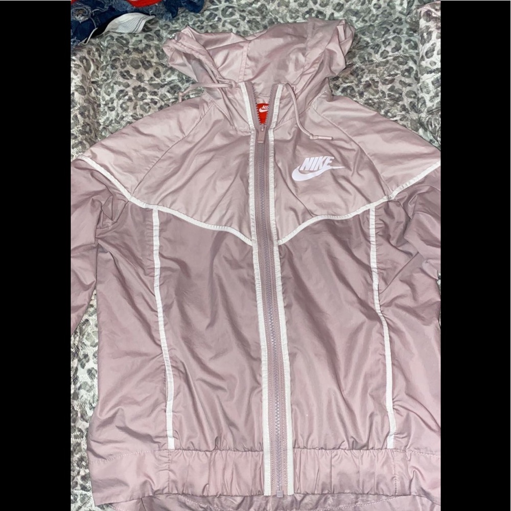nike windbreaker